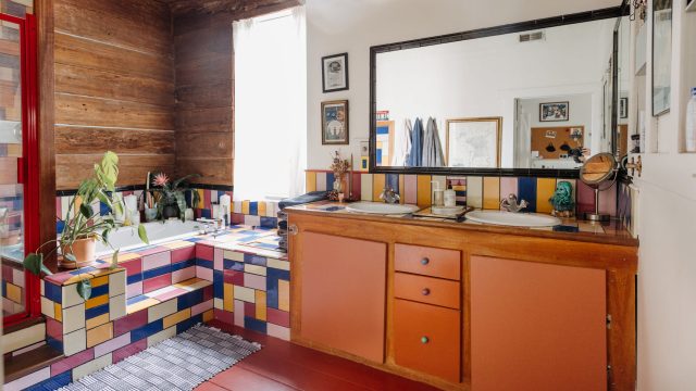 Rediscovering Vintage Bathroom Features: