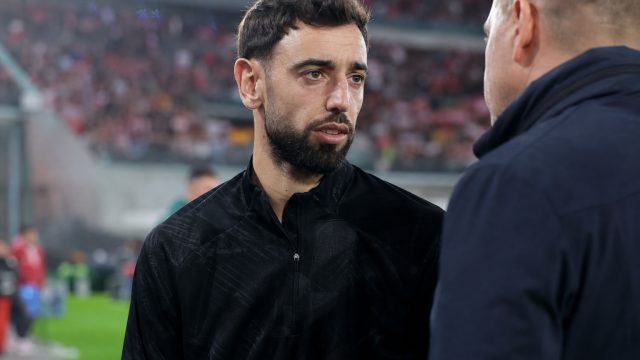 Bruno Fernandes Expected to Remain at Manchester United Amid Transfer Buzz